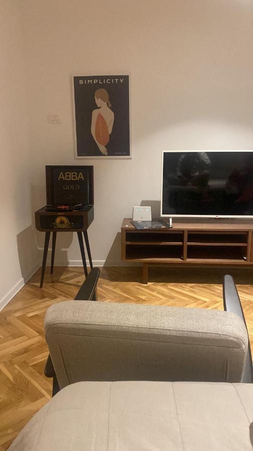 Apartments Nikval ロヴィニ エクステリア 写真