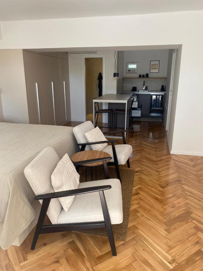 Apartments Nikval ロヴィニ エクステリア 写真